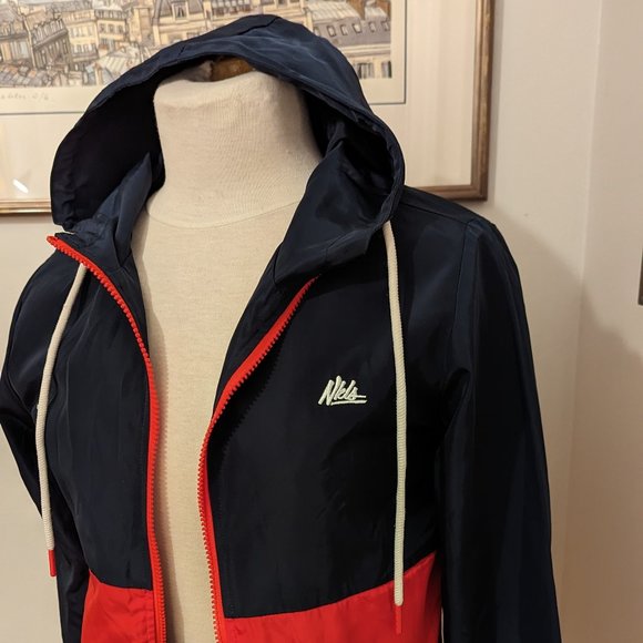 NKLS Quebec City Urban Streetwear Windbreaker with hood - Picture 4 of 9